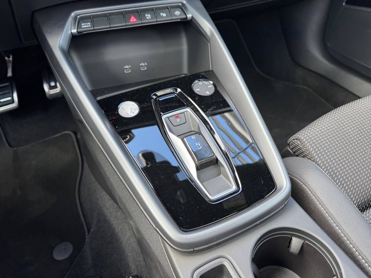 Audi A3 Sportback 35 TFSI S line Matrix AHK Pano Kam. foto 24