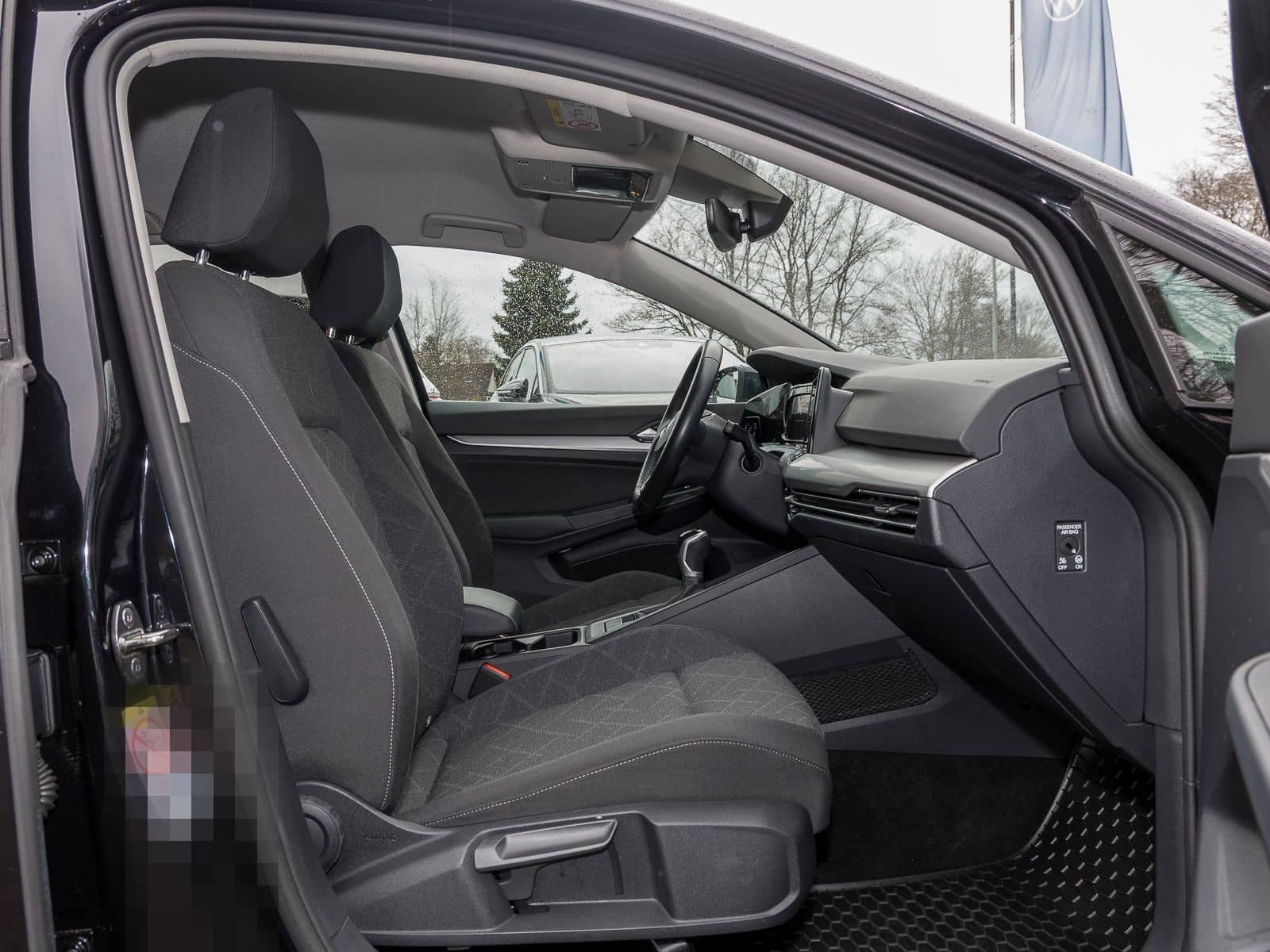 Volkswagen Golf VIII  1.5 l TSI Life NAVI LED GJ-REIFEN PRI foto 3