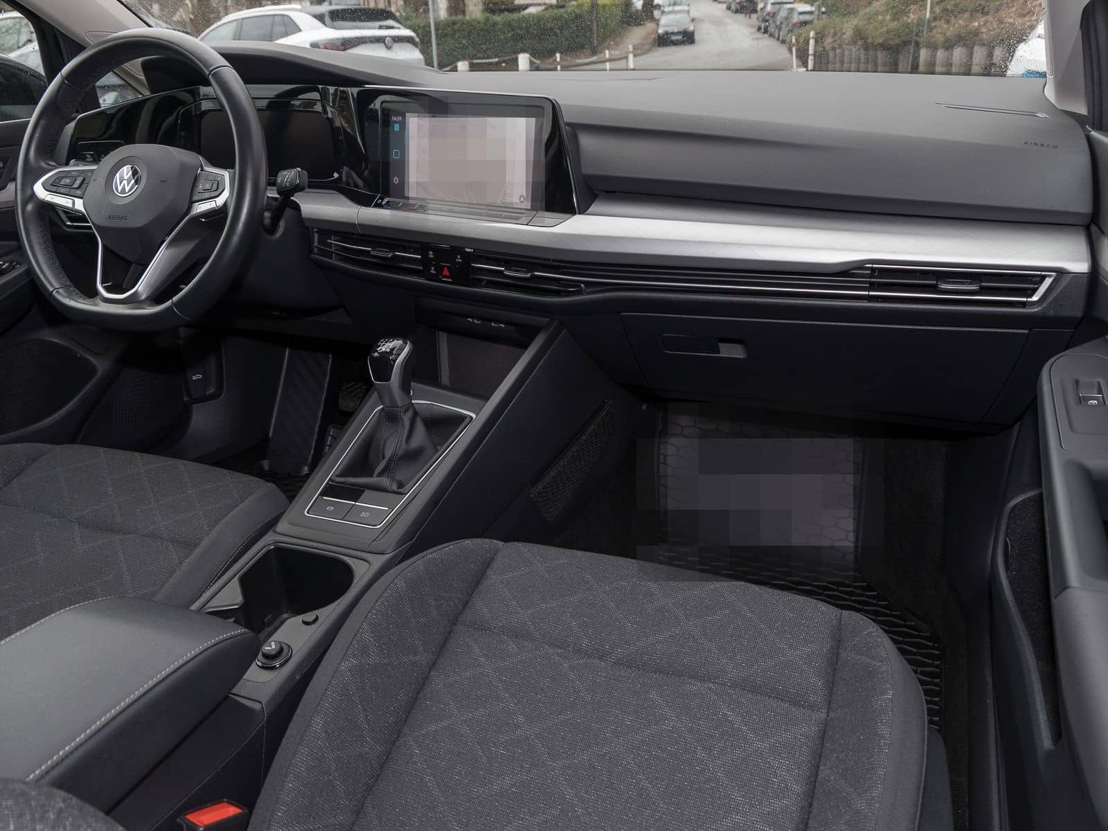 Volkswagen Golf VIII  1.5 l TSI Life NAVI LED GJ-REIFEN PRI foto 4