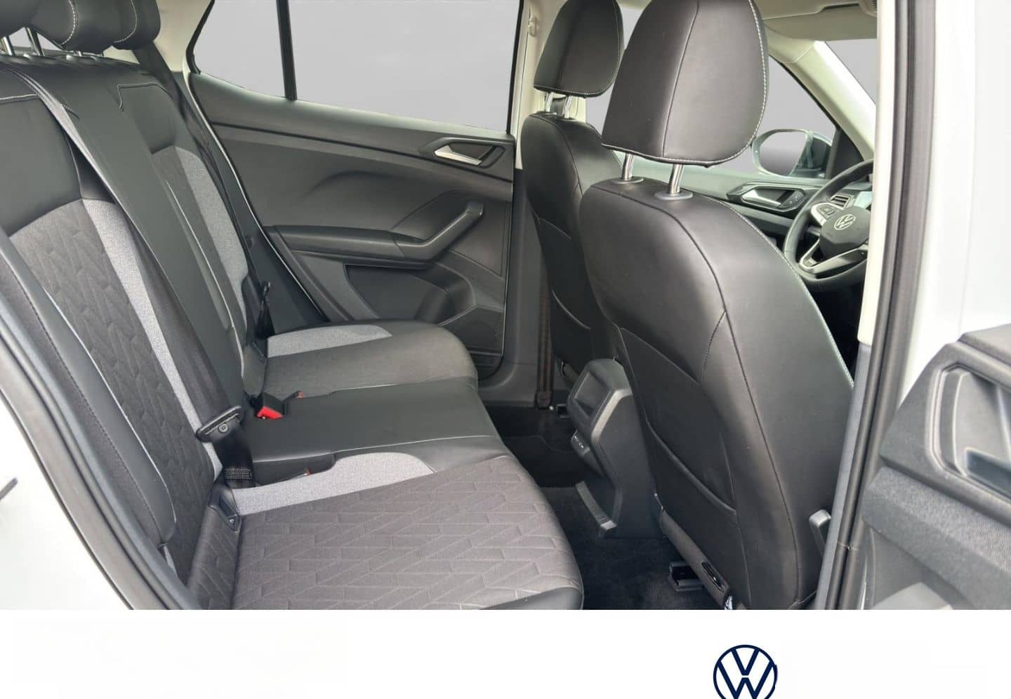 Volkswagen T-Cross 1.0 Life+SHZ+KLIMAAUT+LED+DAB+Navi+LEDER foto 10