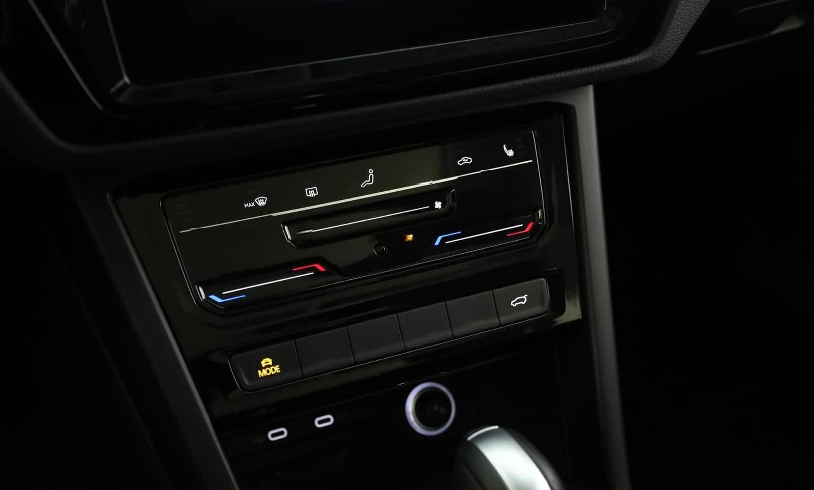 Volkswagen Touran 2.0 TDI DSG Highline R-Line 7 Pan Nav AHK foto 17