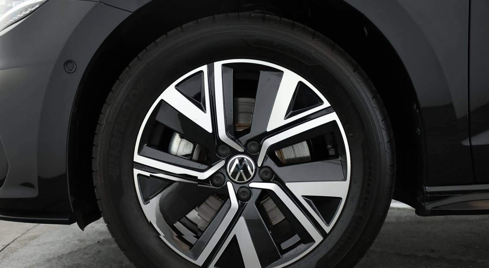 Volkswagen Touran 2.0 TDI DSG Highline R-Line 7 Pan Nav AHK foto 21