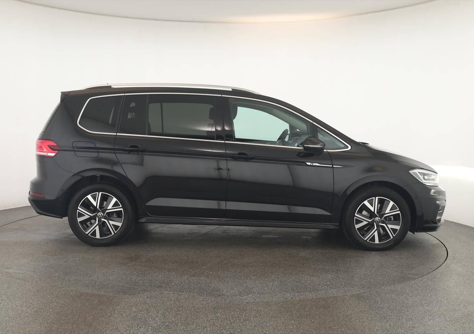 Volkswagen Touran 2.0 TDI DSG Highline R-Line 7 Pan Nav AHK foto 4