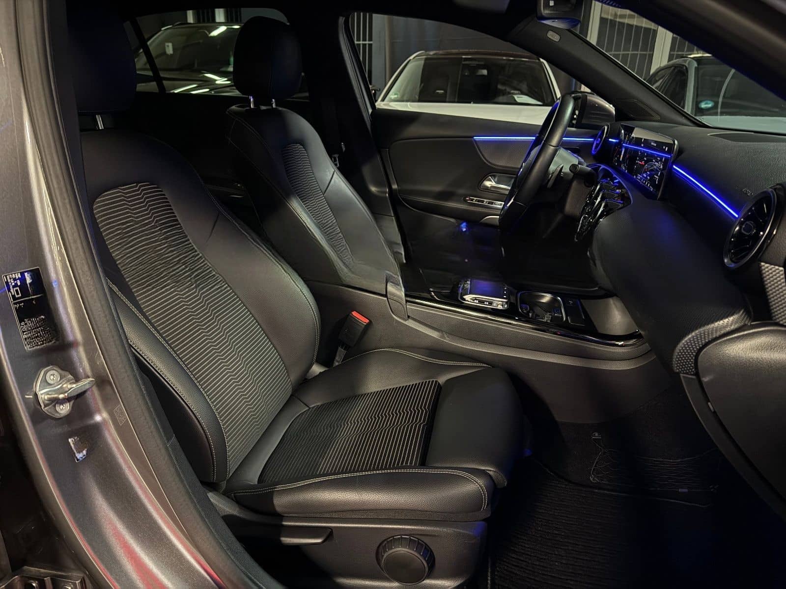 Mercedes-Benz A 200 Automatik/Navi/Virtual/Ahk/Kam/Spurh/Totwi foto 14