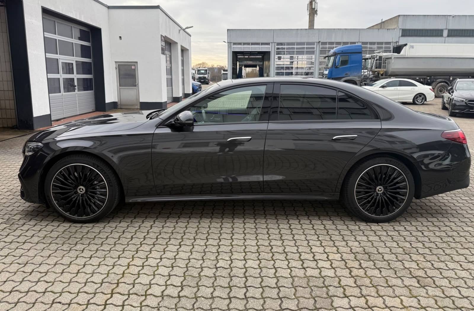 Mercedes-Benz E 220d  AMG Line Premium Plus BLP: 110.000€ foto 4