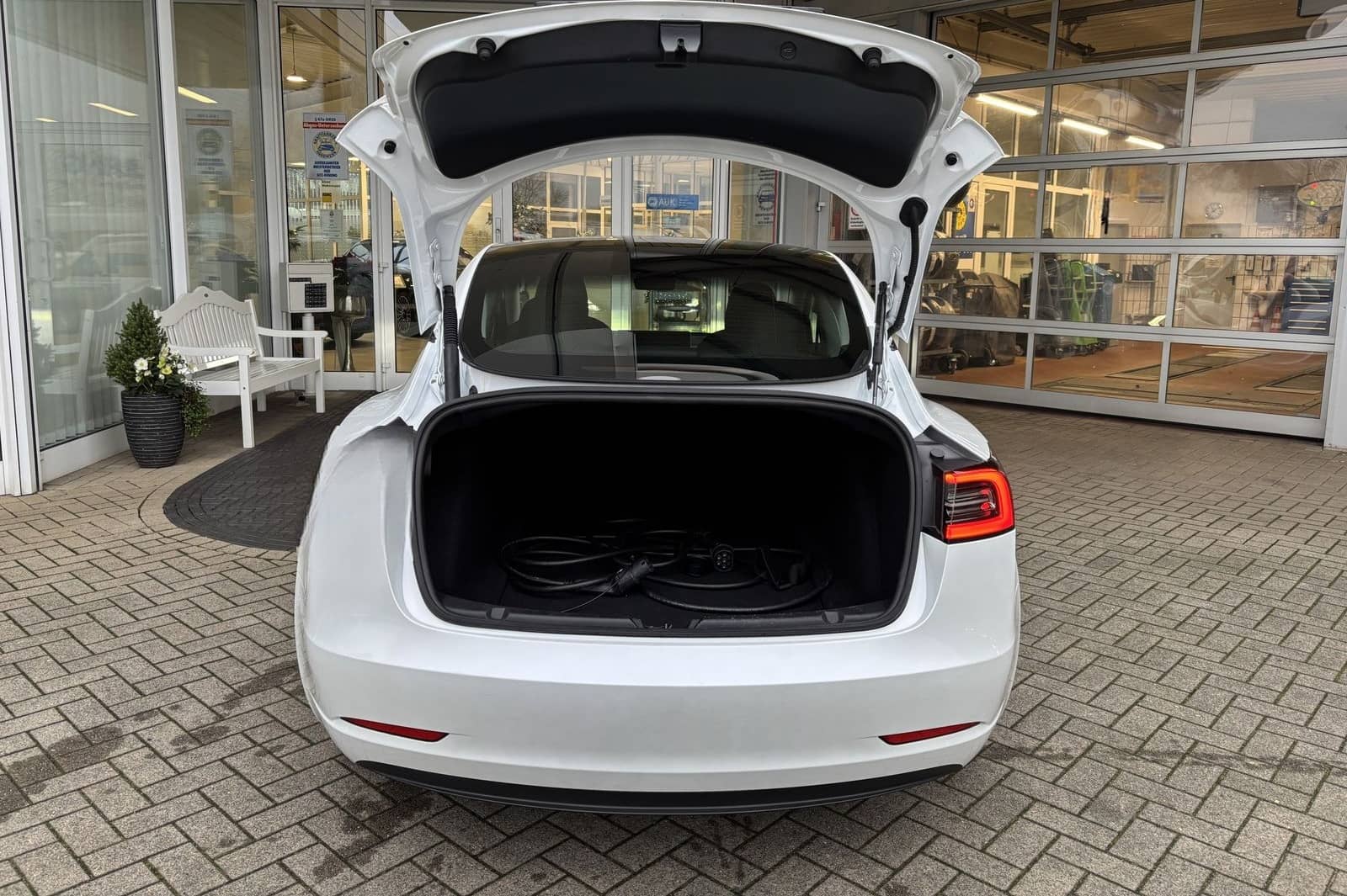 Tesla Model 3 Standard RWD PANO NAVI LED LEDER CAM ACC foto 5