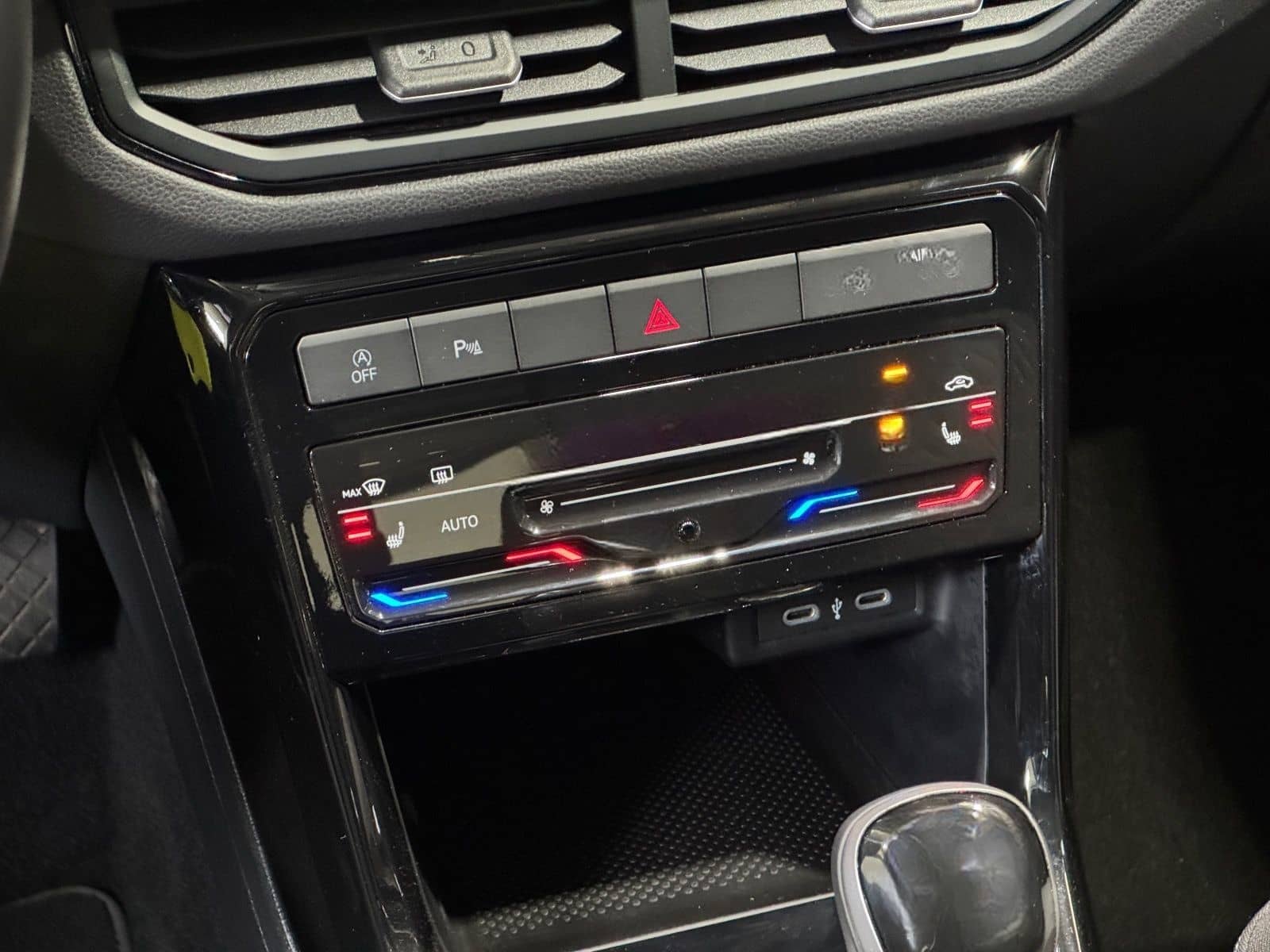 Volkswagen T-Cross Life 1.0 TSI | LED NAVI KAMERA AHK ACC foto 12