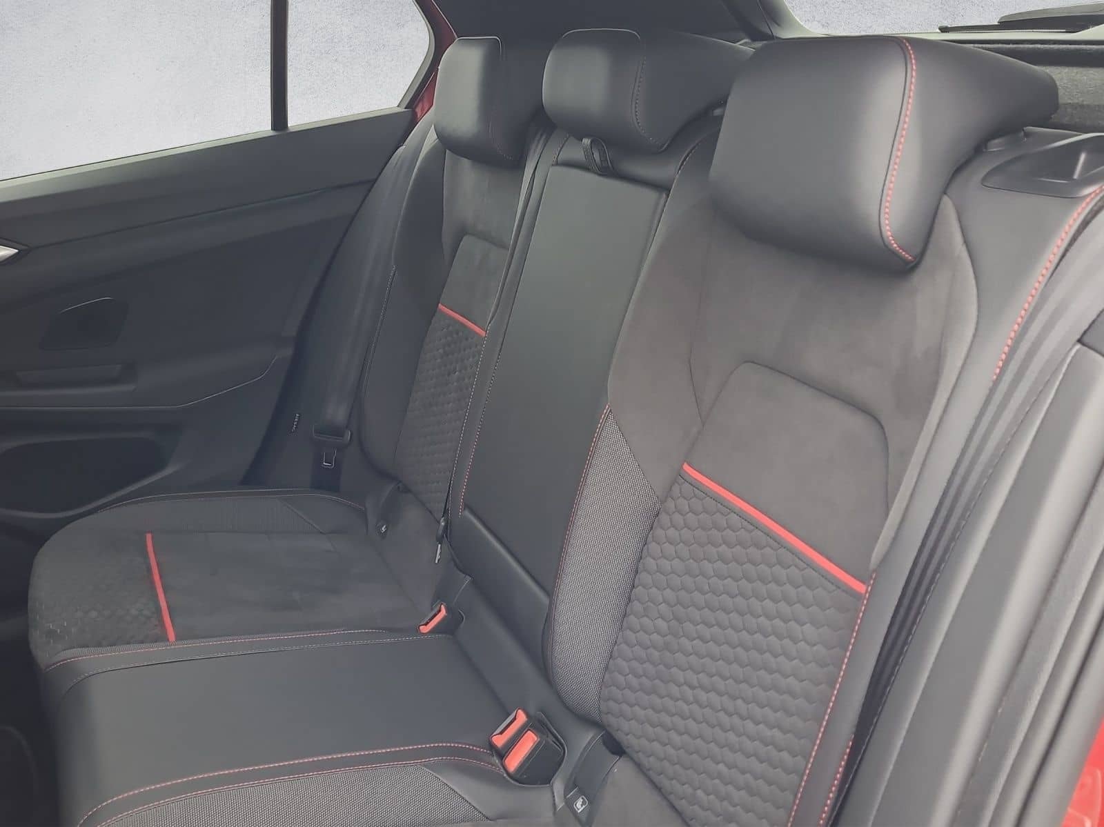 Volkswagen Golf VIII GTI Clubsport 2.0 TSI DSG *BlackStyle* foto 8