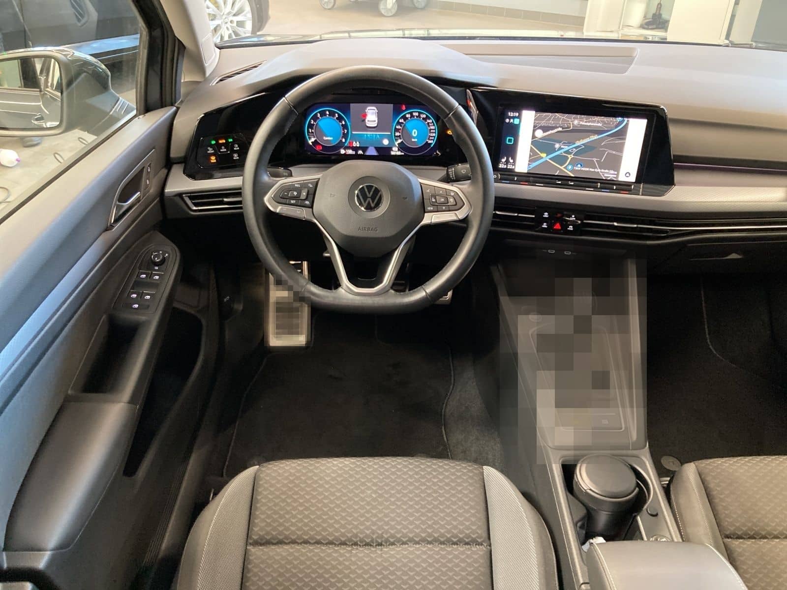 Volkswagen Golf 8 1.5 TSI Active IQ-Light Standh.Navi foto 15