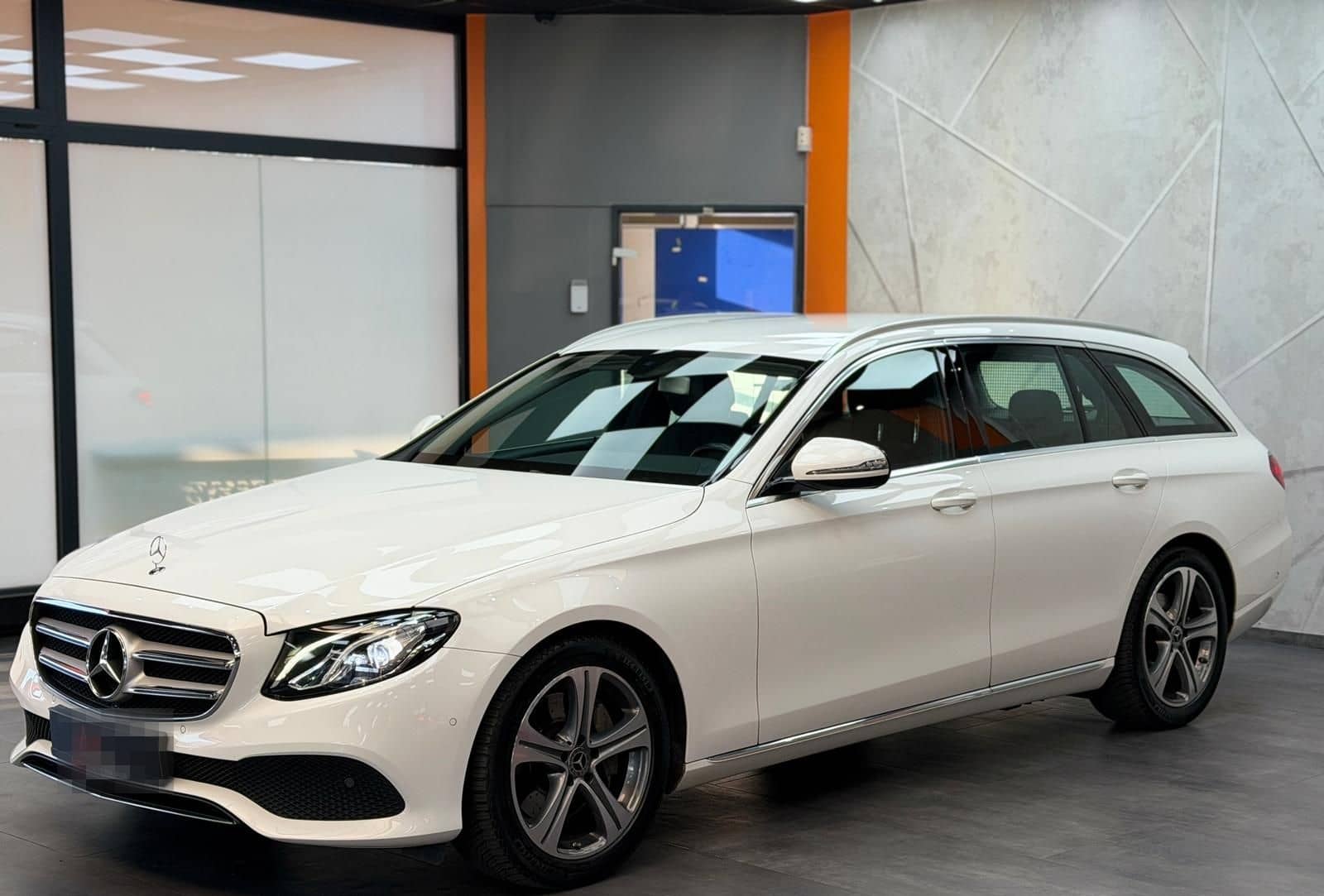 Mercedes-Benz E 220 d T-Modell |LED|SHZG|KAM|LM foto 5