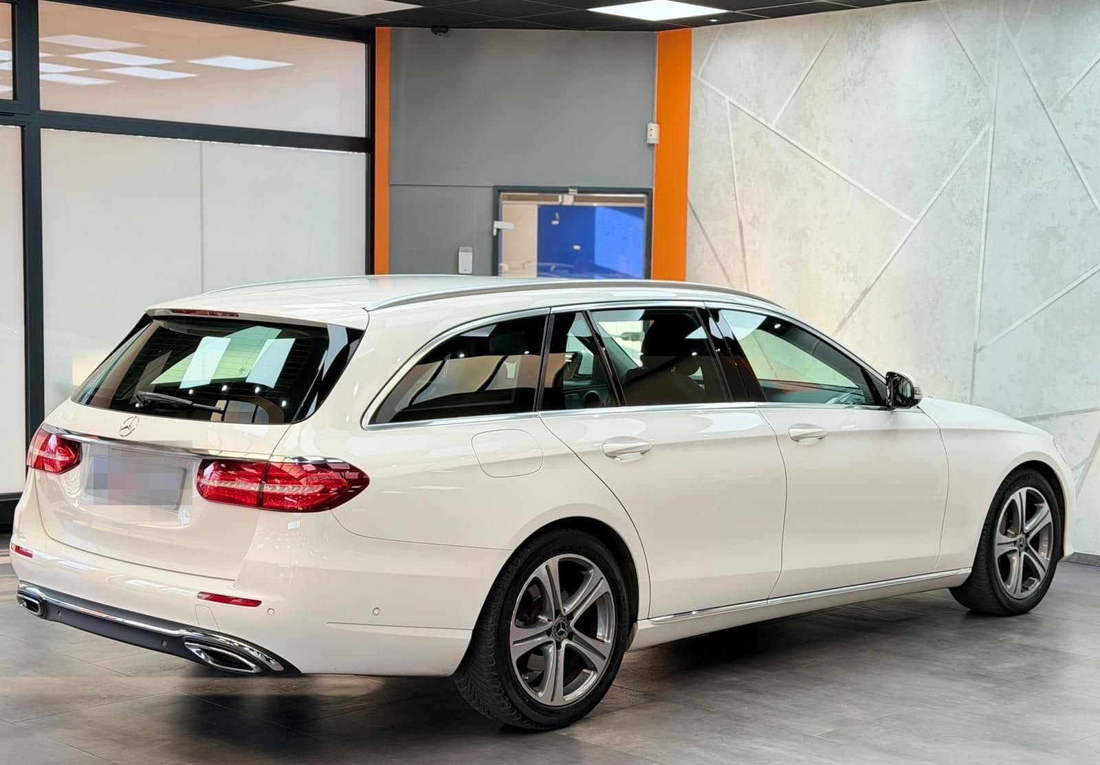 Mercedes-Benz E 220 d T-Modell |LED|SHZG|KAM|LM foto 8