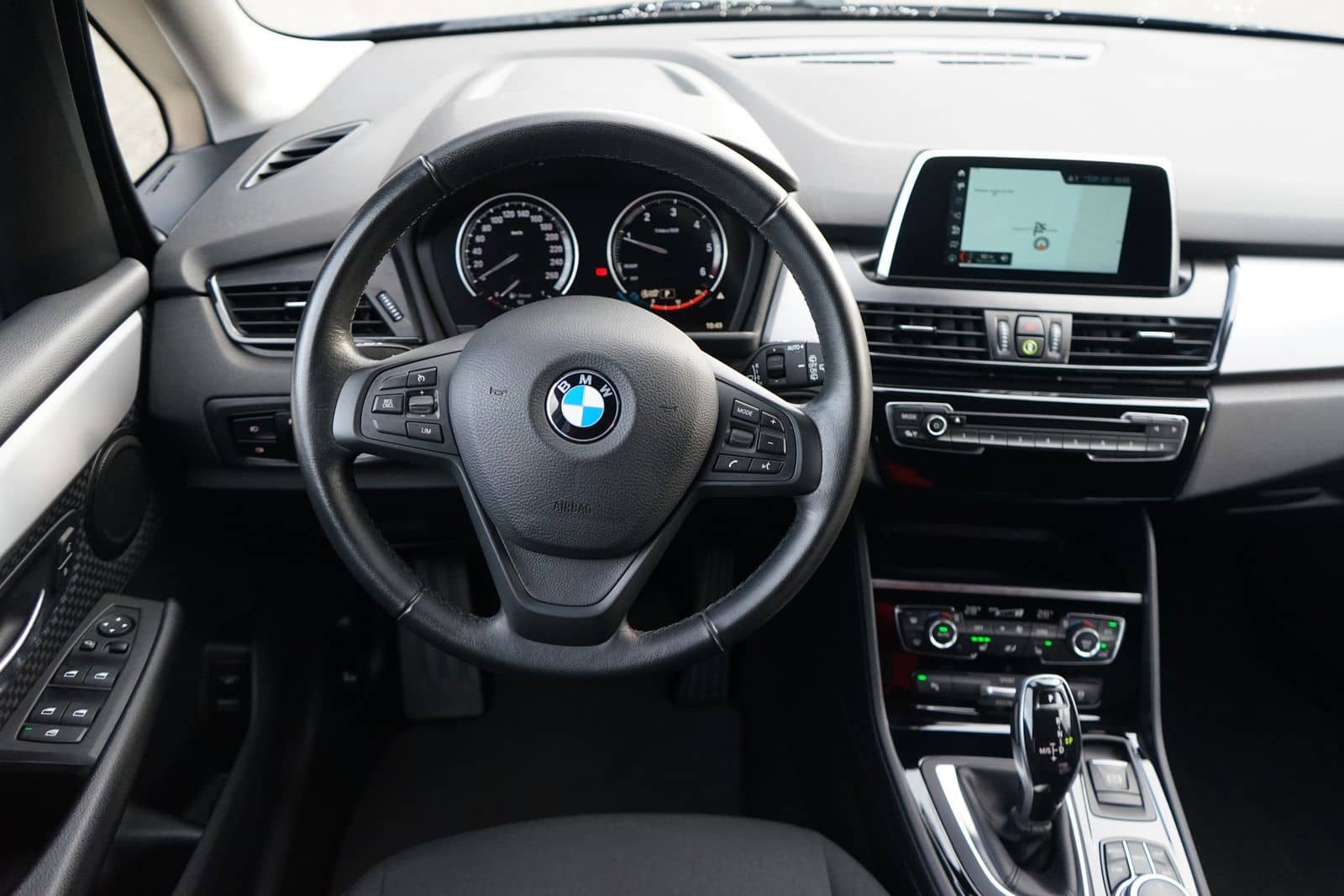 BMW 218d Advantage LED Navi PDC AHK foto 16