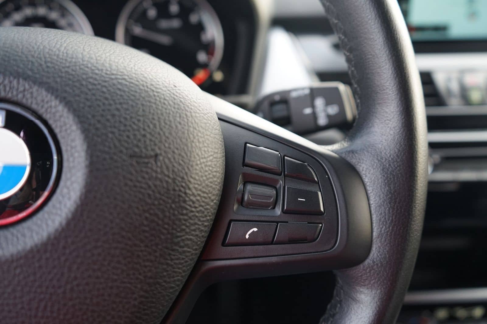 BMW 218d Advantage LED Navi PDC AHK foto 25