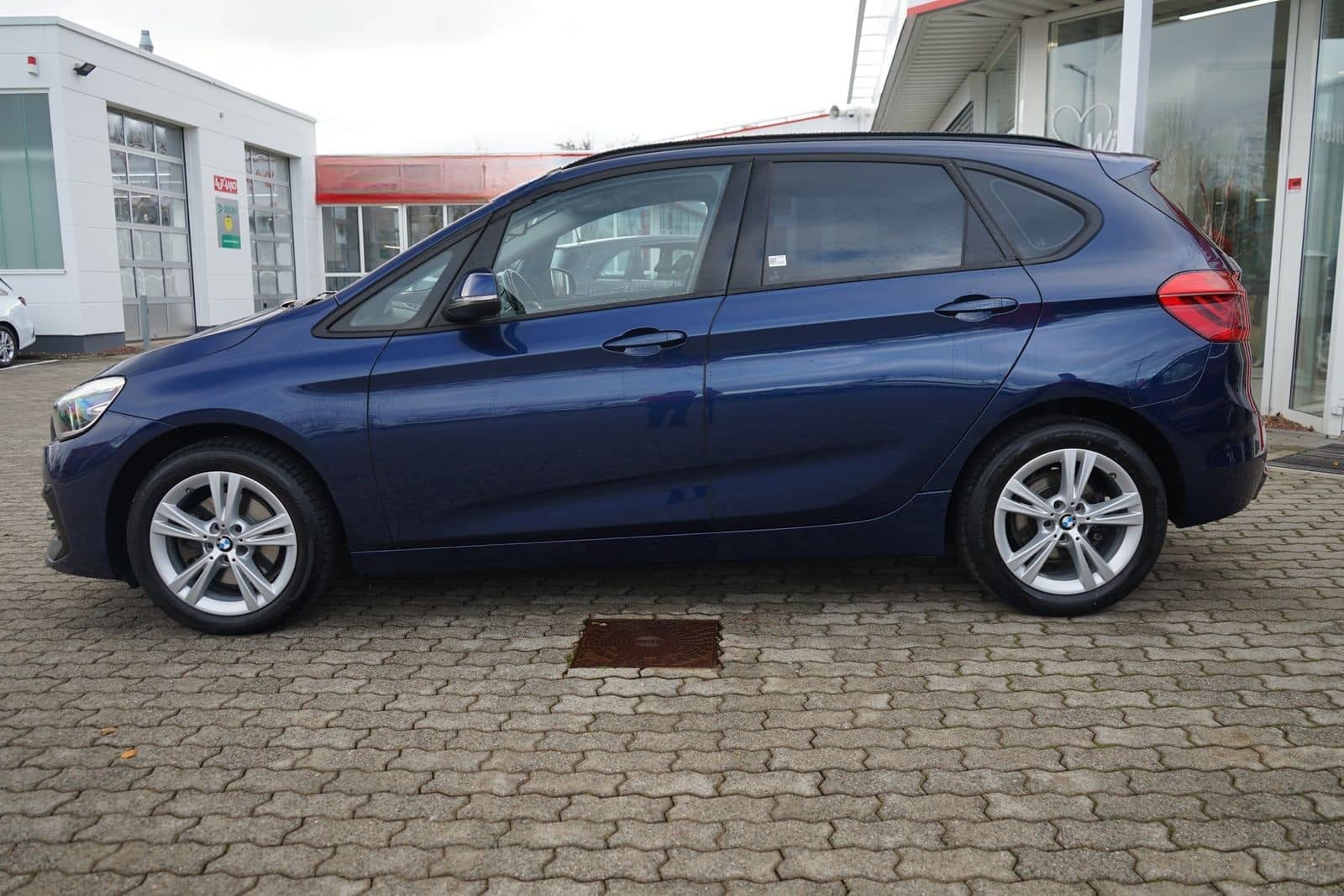 BMW 218d Advantage LED Navi PDC AHK foto 4