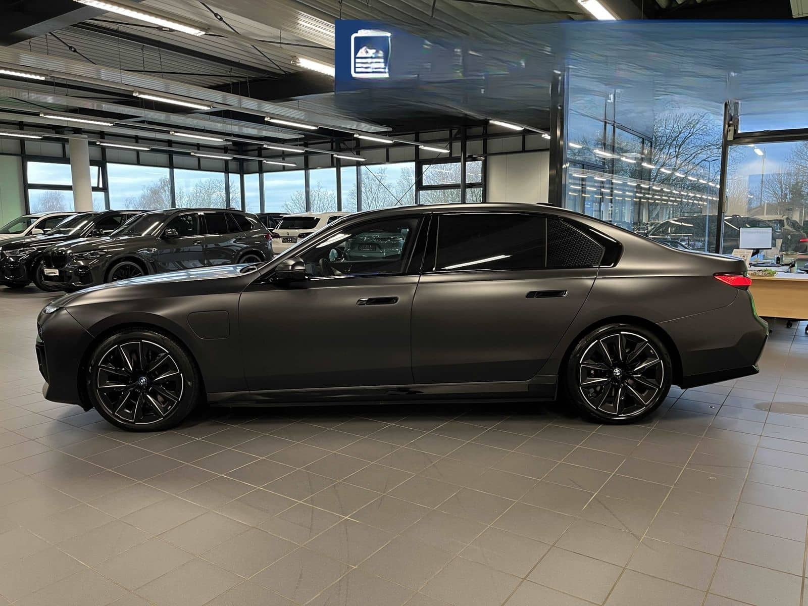 BMW 750e xDrive M Sport Pro TV HUD PANO ACC 360°KAM  foto 2