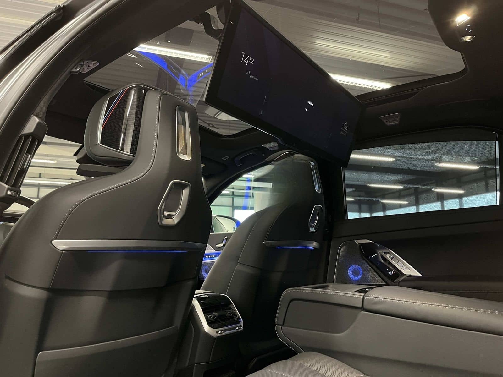 BMW 750e xDrive M Sport Pro TV HUD PANO ACC 360°KAM  foto 12