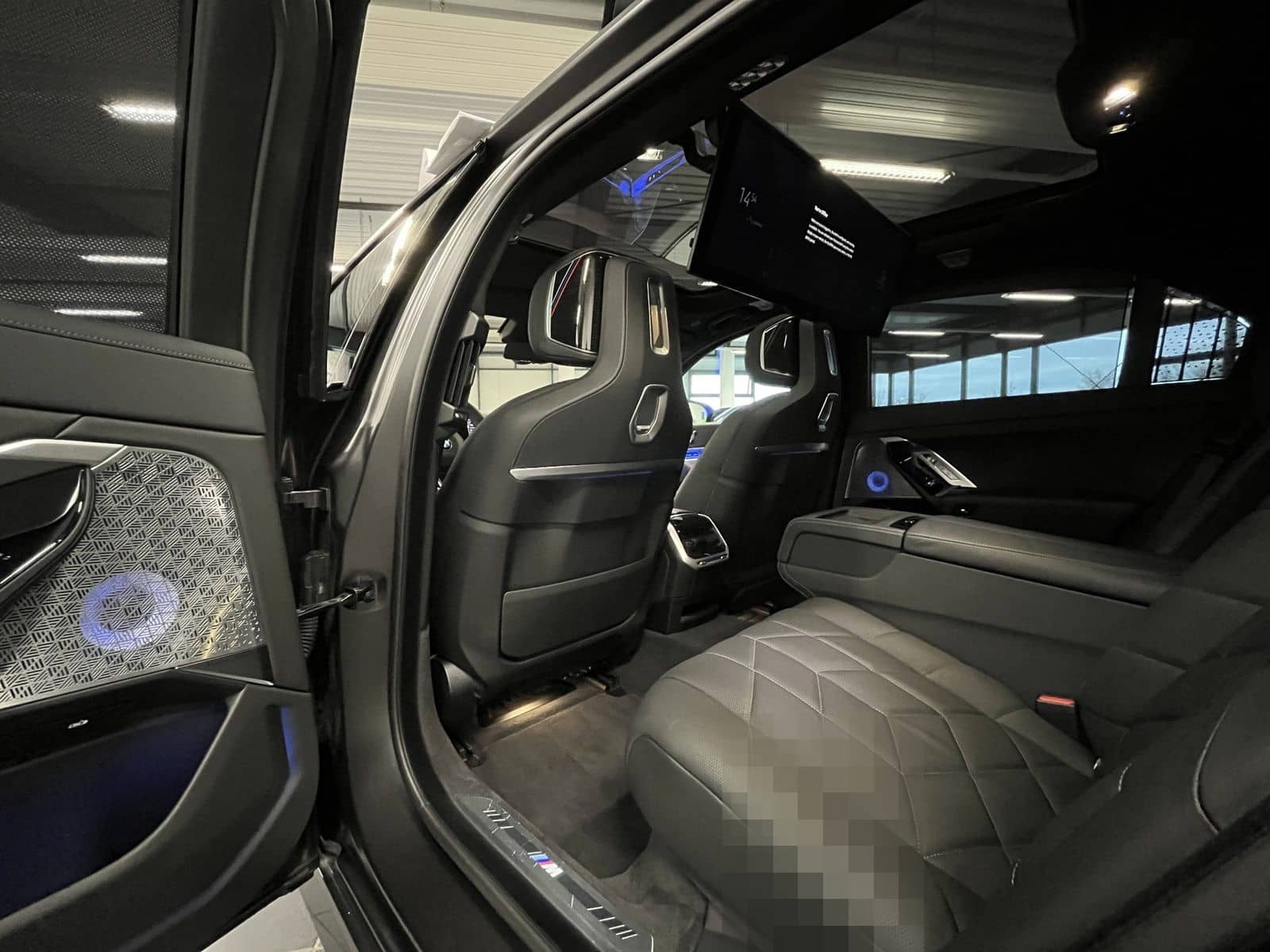 BMW 750e xDrive M Sport Pro TV HUD PANO ACC 360°KAM  foto 18