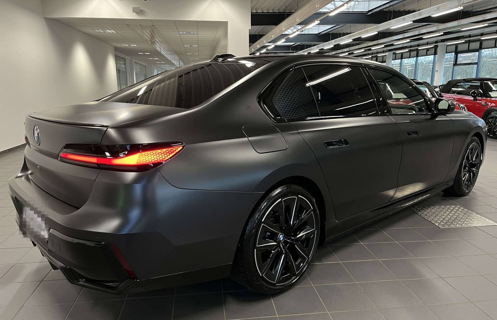 BMW 750e xDrive M Sport Pro TV HUD PANO ACC 360°KAM  foto 4