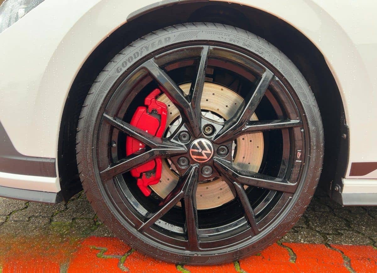 Volkswagen Golf VIII GTI CLUBSPORT 2.0 TSI DSG BLACK+APP+SH foto 13