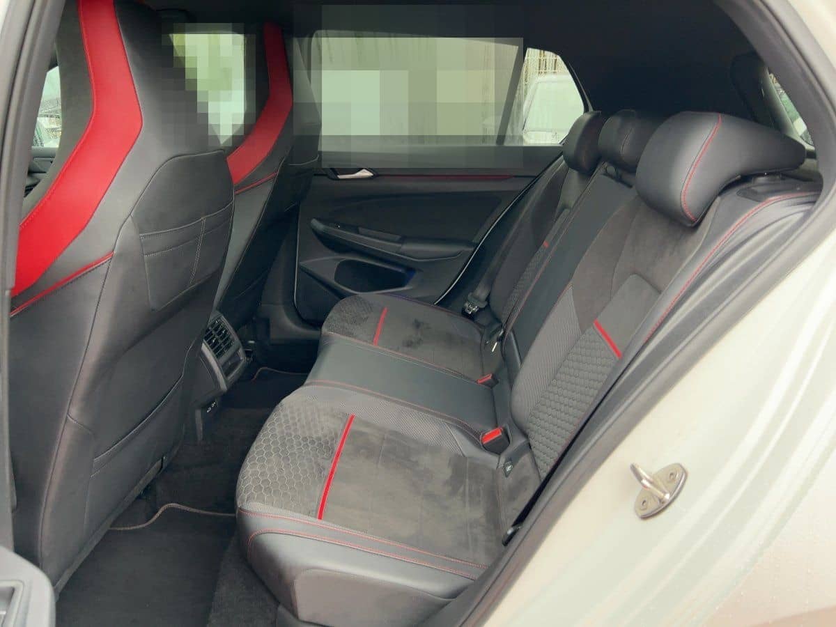 Volkswagen Golf VIII GTI CLUBSPORT 2.0 TSI DSG BLACK+APP+SH foto 9