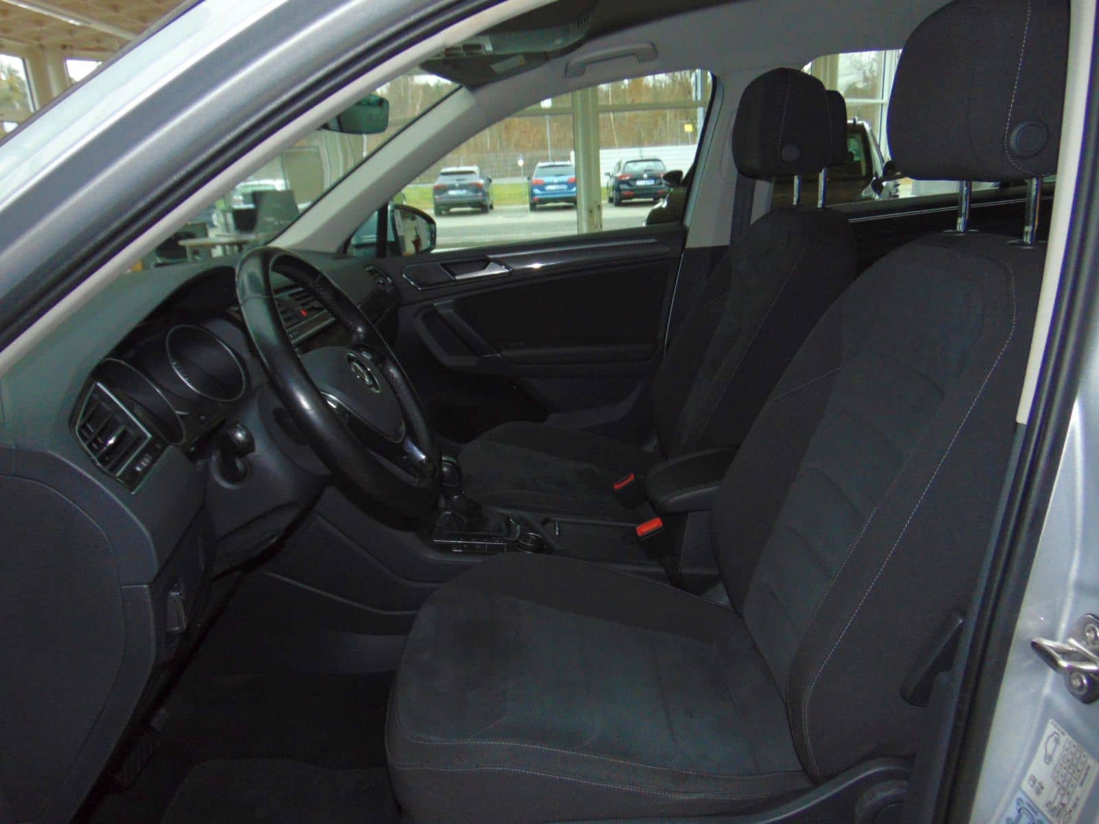 Volkswagen Tiguan Highline 2.0 TSI DSG 4Motion GANZJAHRES-R foto 4