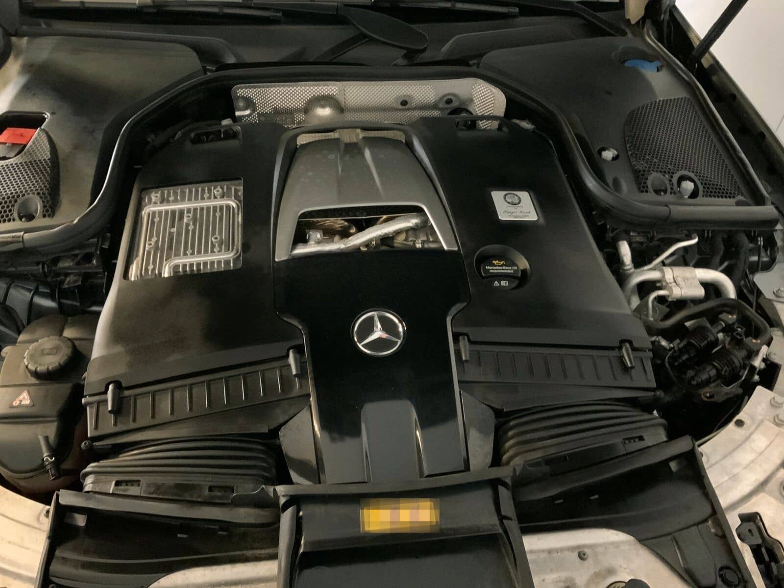 Mercedes-Benz E 63 S AMG 4M T PerfSitz Burm AHK Pano HUD DISTR foto 14
