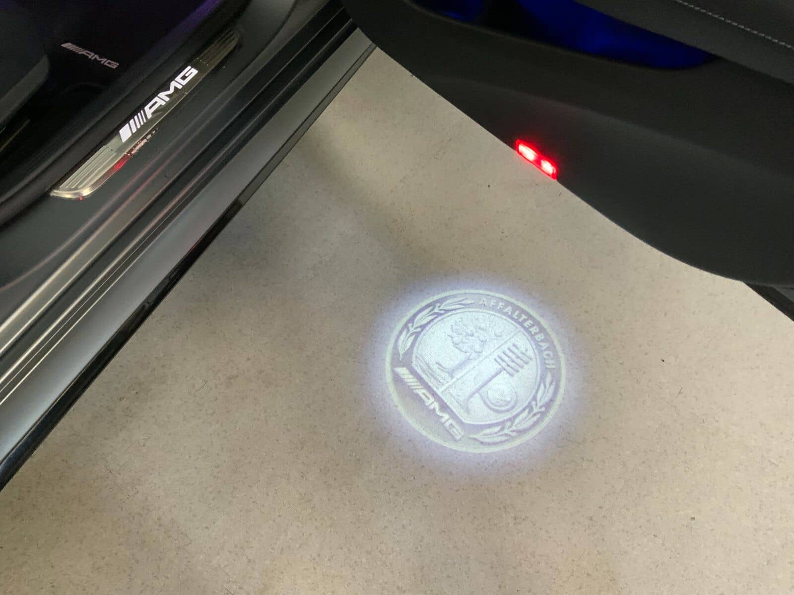 Mercedes-Benz E 63 S AMG 4M T PerfSitz Burm AHK Pano HUD DISTR foto 18