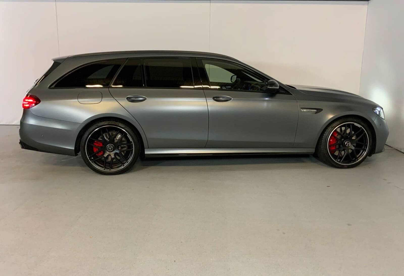 Mercedes-Benz E 63 S AMG 4M T PerfSitz Burm AHK Pano HUD DISTR foto 4