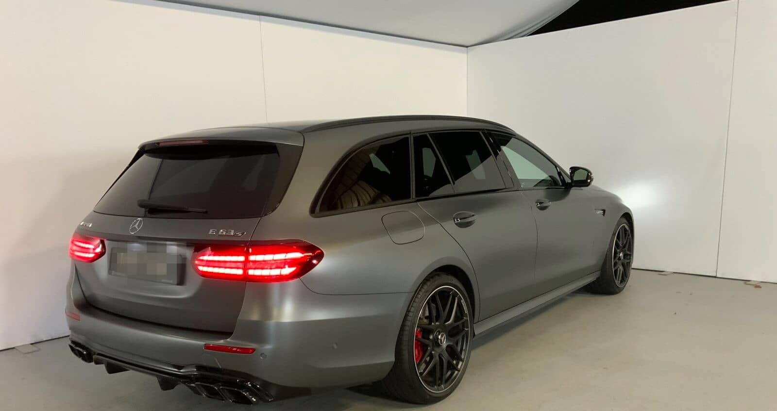 Mercedes-Benz E 63 S AMG 4M T PerfSitz Burm AHK Pano HUD DISTR foto 5