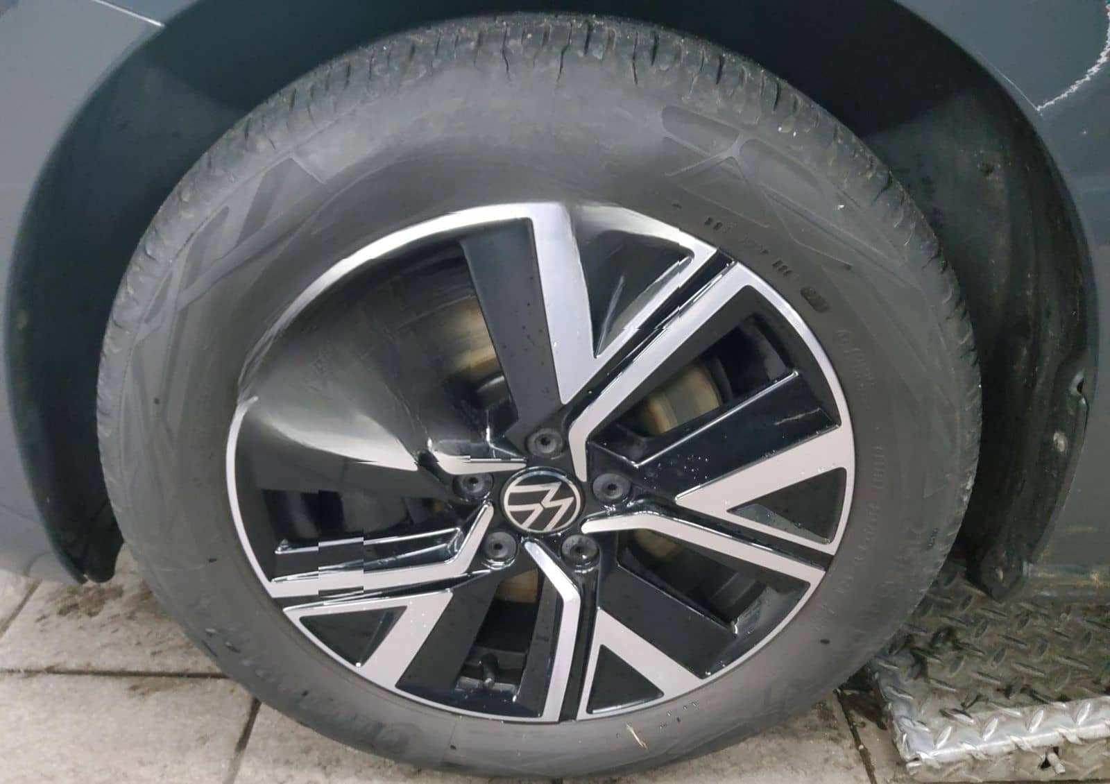 Volkswagen Touran 2.0 TDI Highline Navi LED ACC AID foto 11