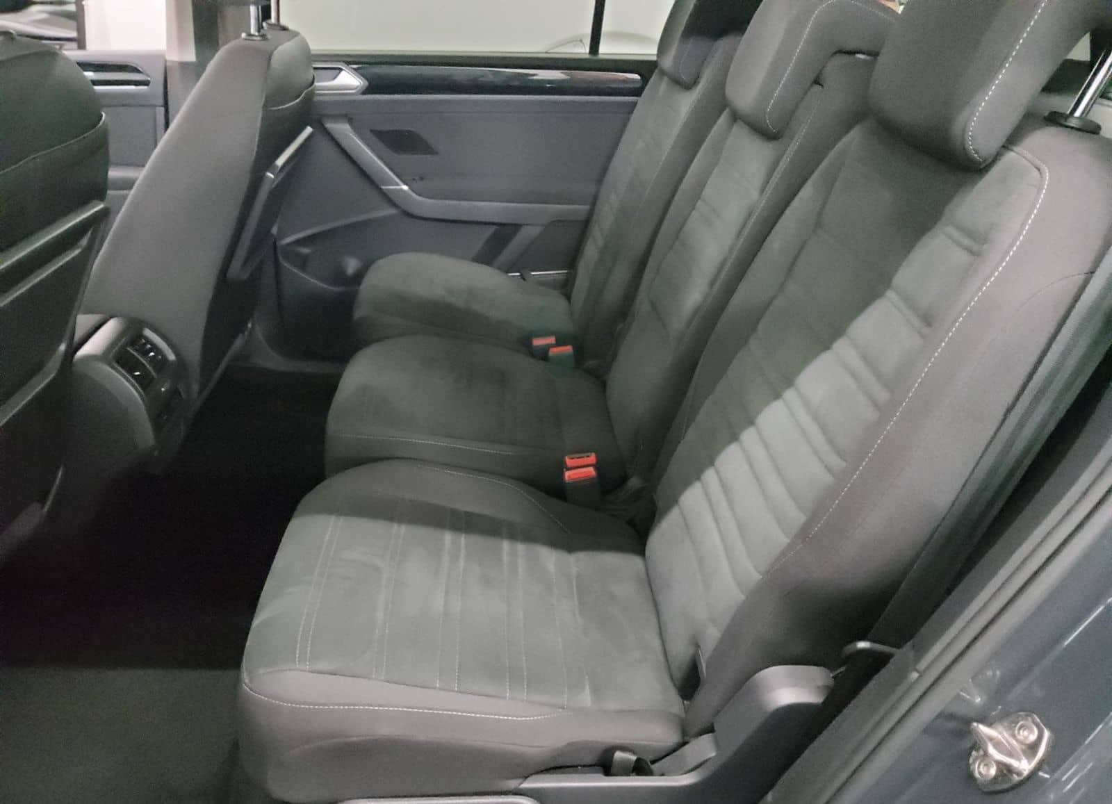 Volkswagen Touran 2.0 TDI Highline Navi LED ACC AID foto 13