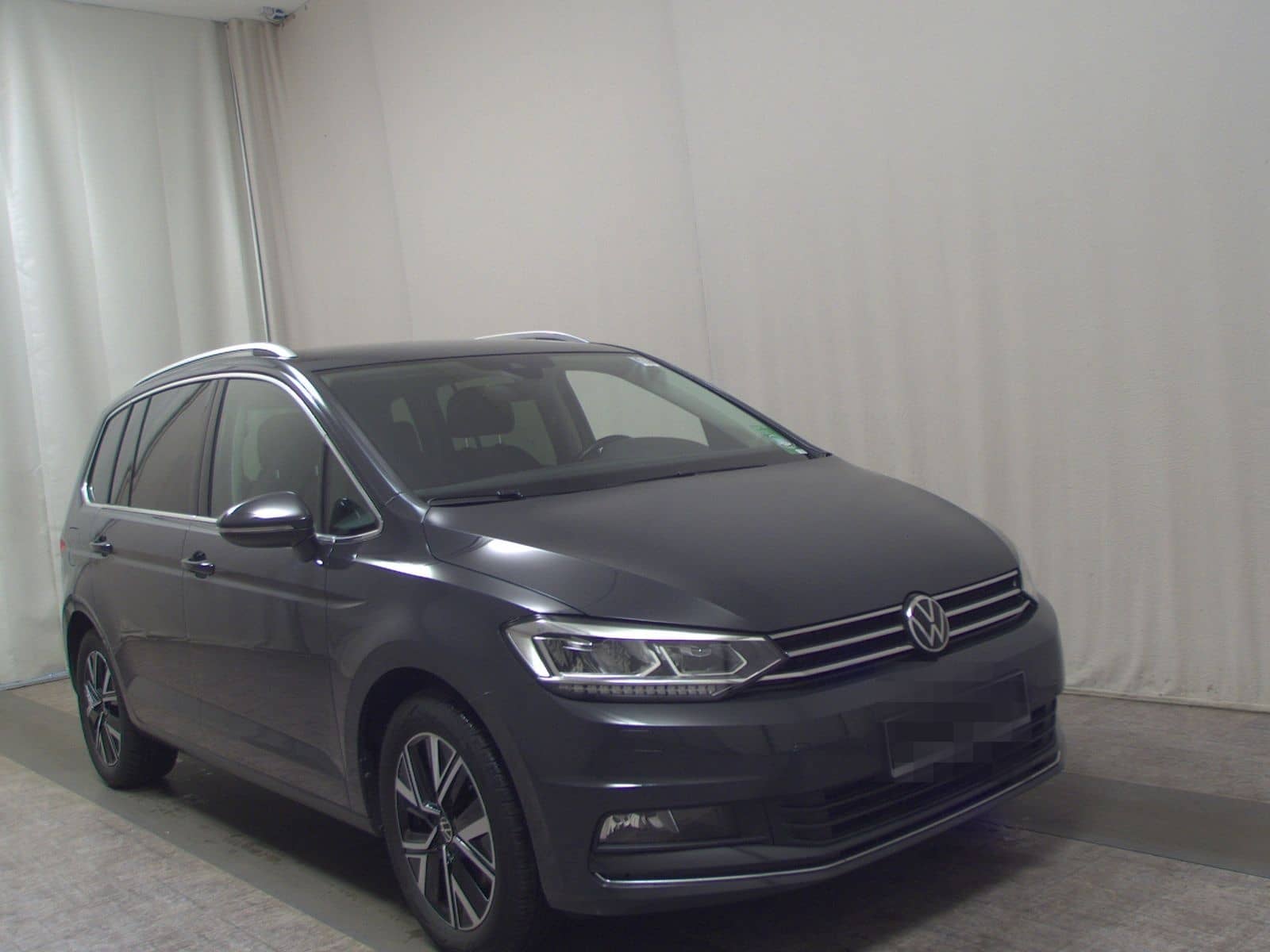 Volkswagen Touran 2.0 TDI Highline Navi LED ACC AID foto 3