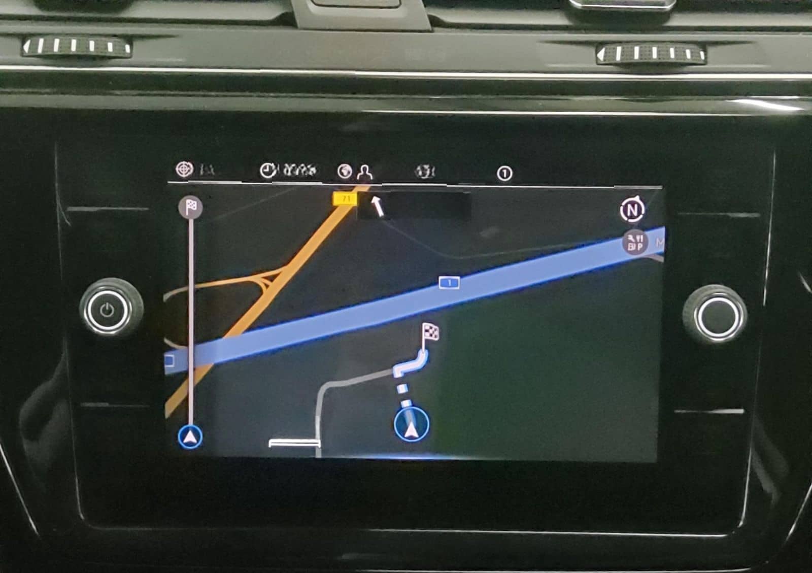 Volkswagen Touran 2.0 TDI Highline Navi LED ACC AID foto 7