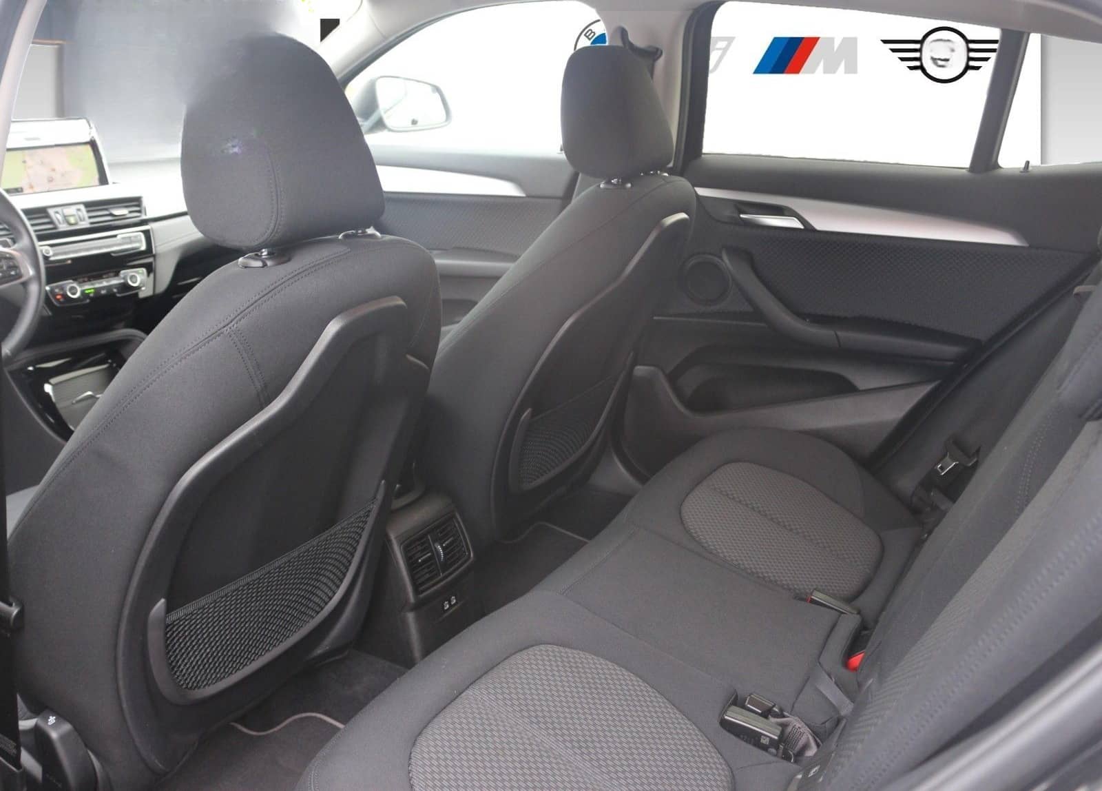 BMW X2 sDrive18i Advantage DAB LED RFK Navi AHK Shz foto 14