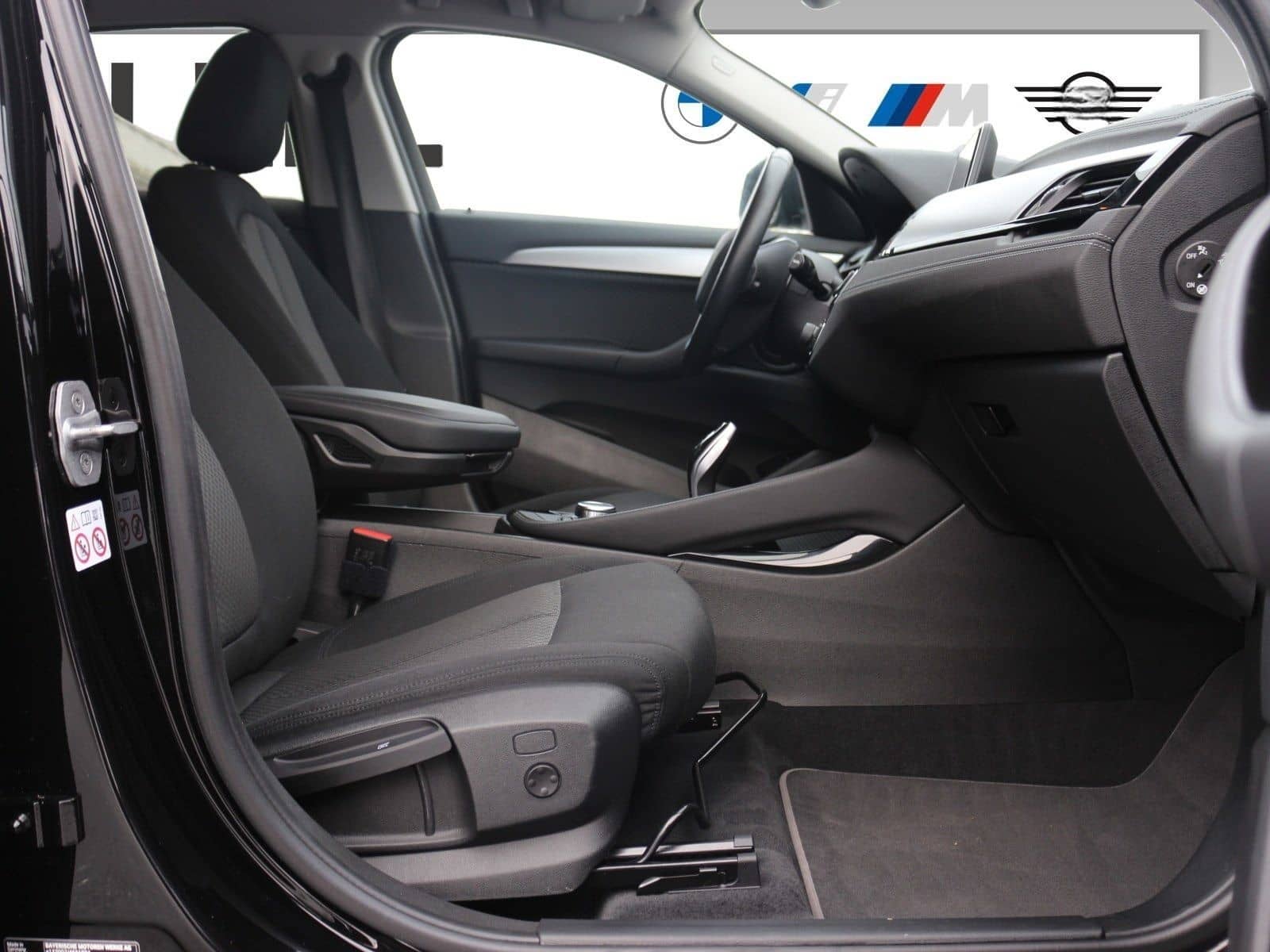 BMW X2 sDrive18i Advantage DAB LED RFK Navi AHK Shz foto 15