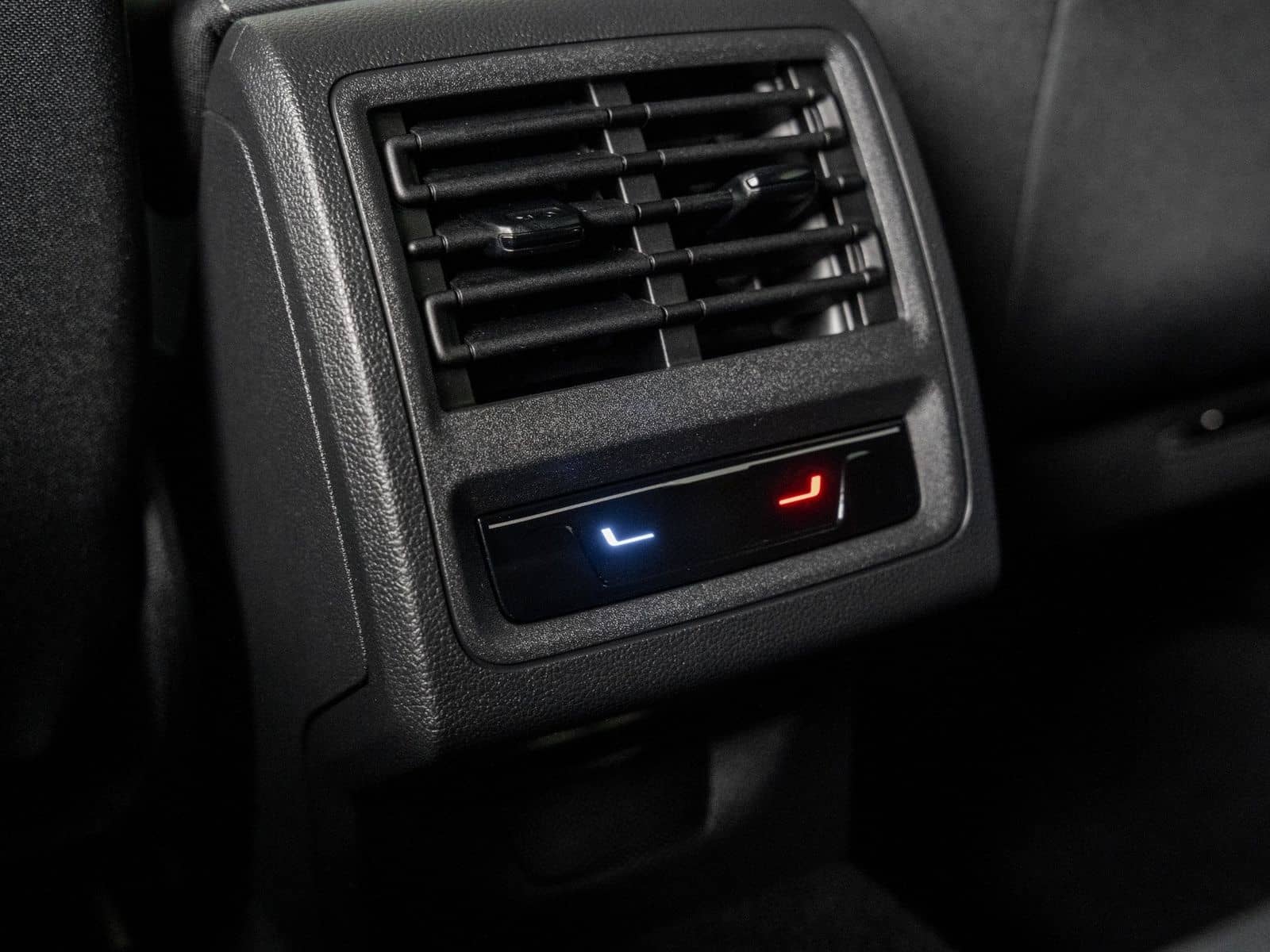 Volkswagen Golf VIII 1.0 eTSI Life DSG NaviPro Navi foto 9