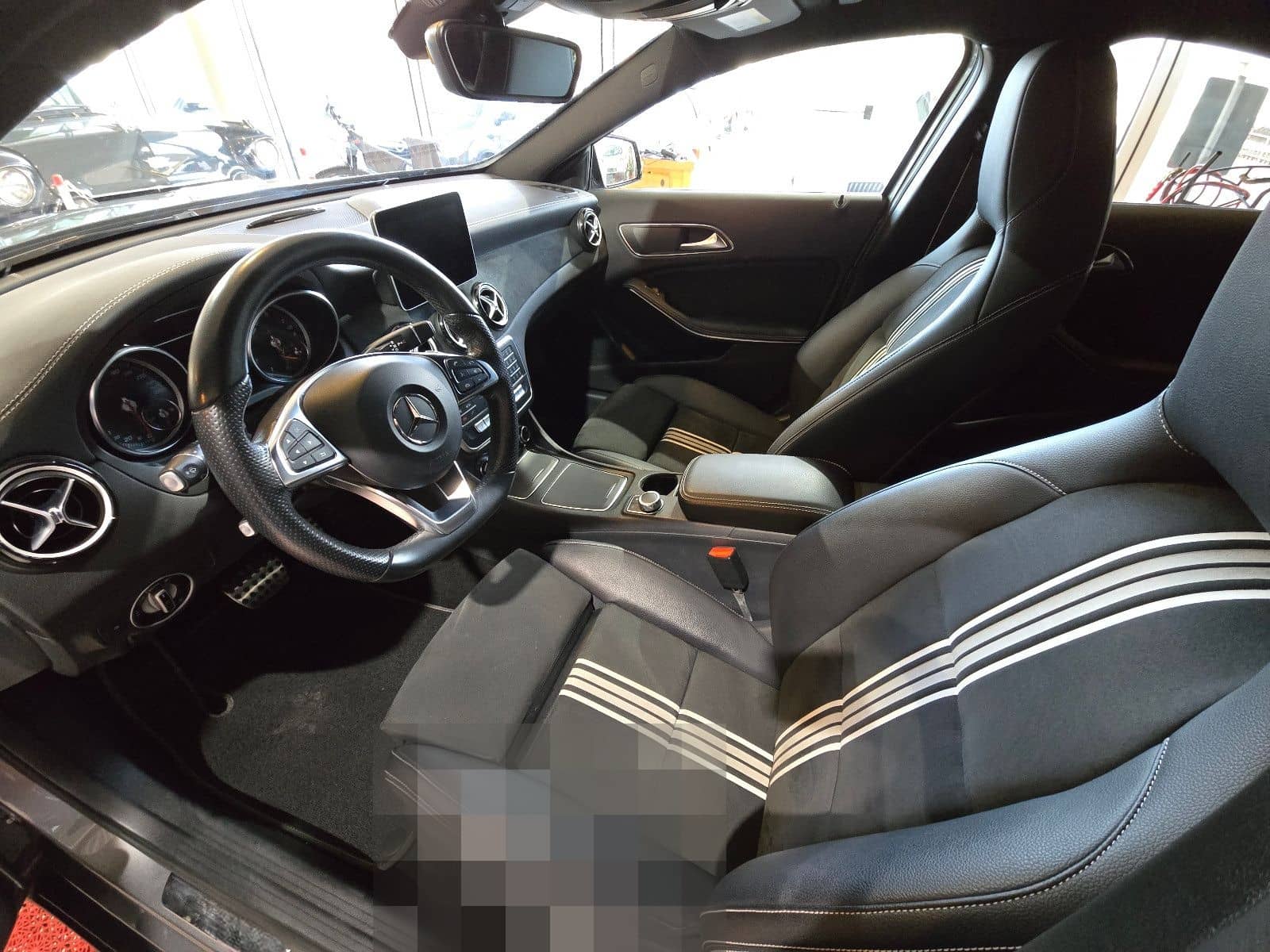 Mercedes-Benz GLA 180 Sport Peak Edition+AMG LINE+NAVI+KAMERA+ foto 10