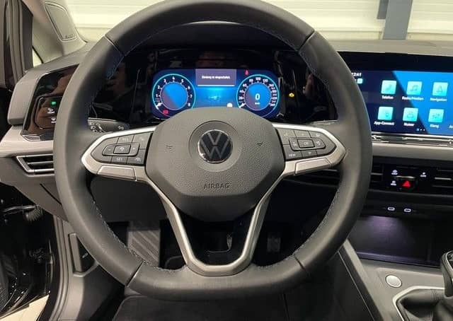 Volkswagen Golf VIII Lim. 1.5TSI Style KAMERA+APP+ACC+LANE+ foto 14