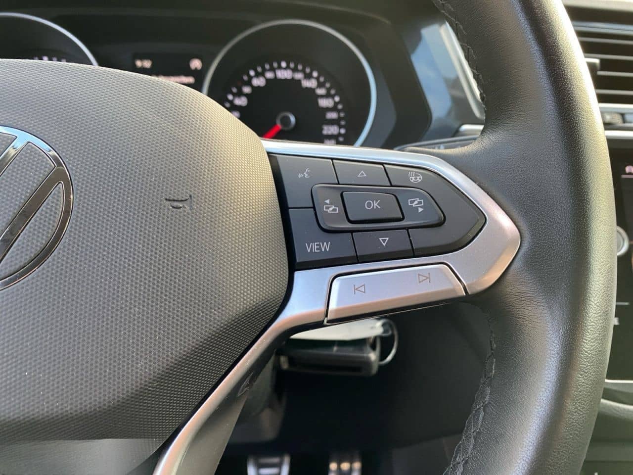 Volkswagen Tiguan 1.5 TSI Active NAVI KLIMA PDC LED LANE foto 13