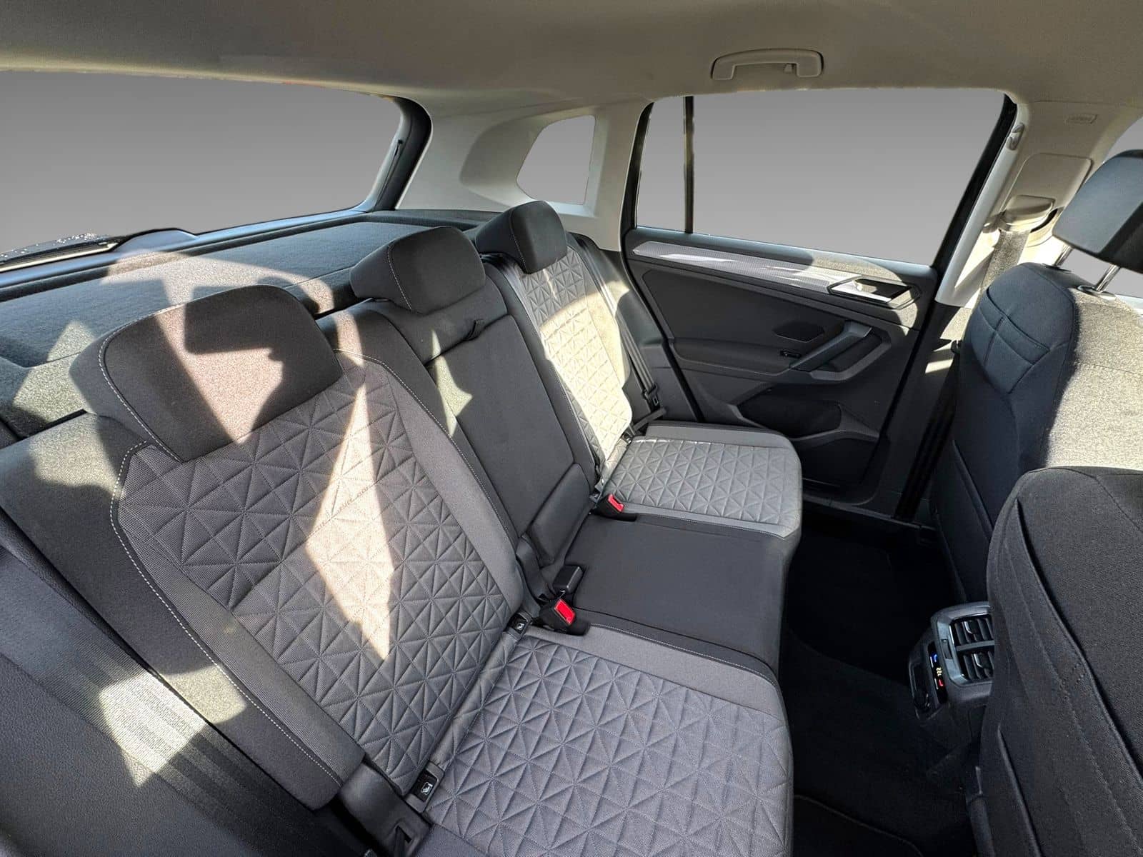 Volkswagen Tiguan Life 1.5 TSI NAV|ACC|AHK foto 8