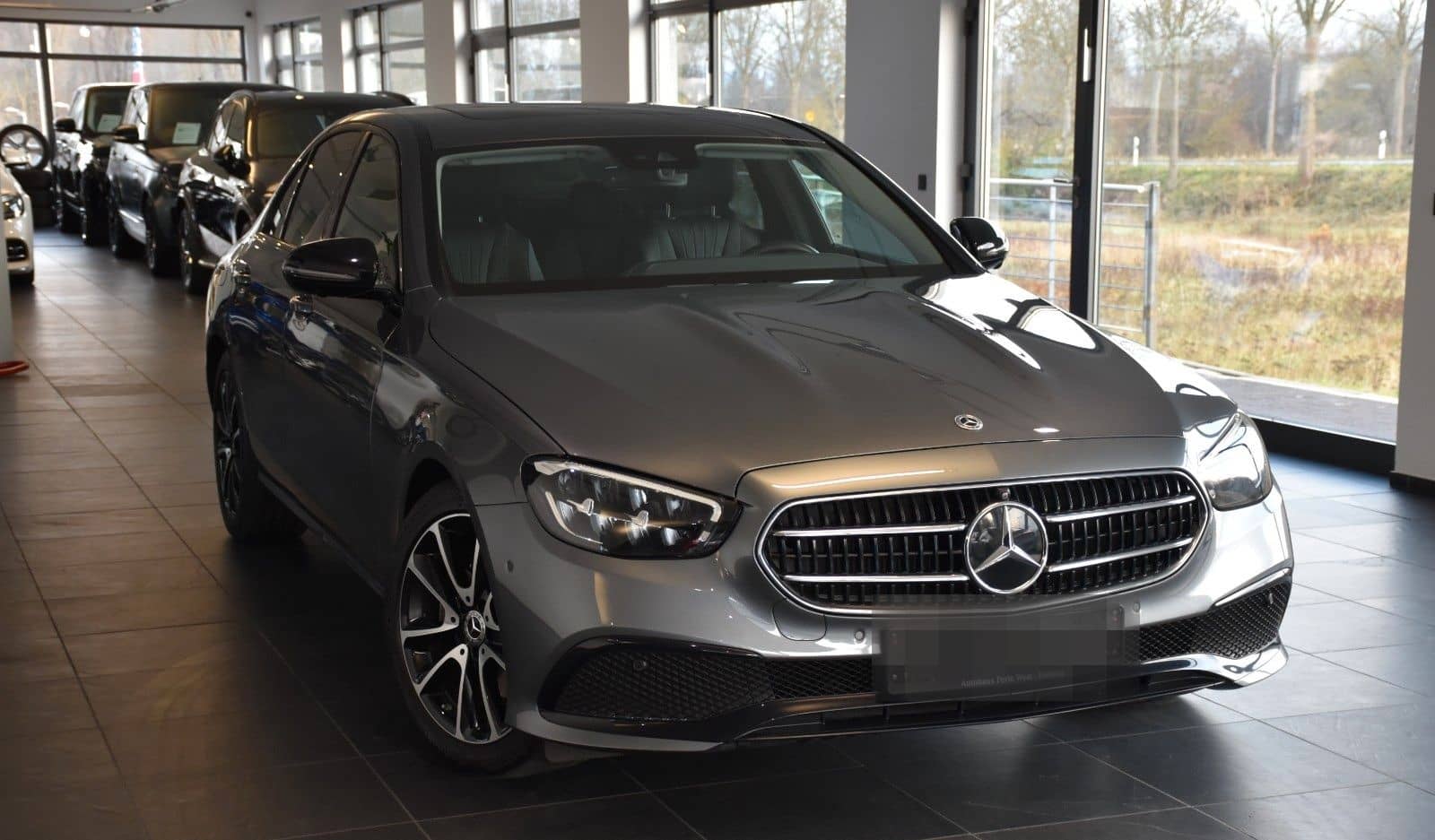 Mercedes-Benz E 220 D 9G EXCLUSIVE"LEDER"360°-KAMERA"ESD"AHK" foto 2