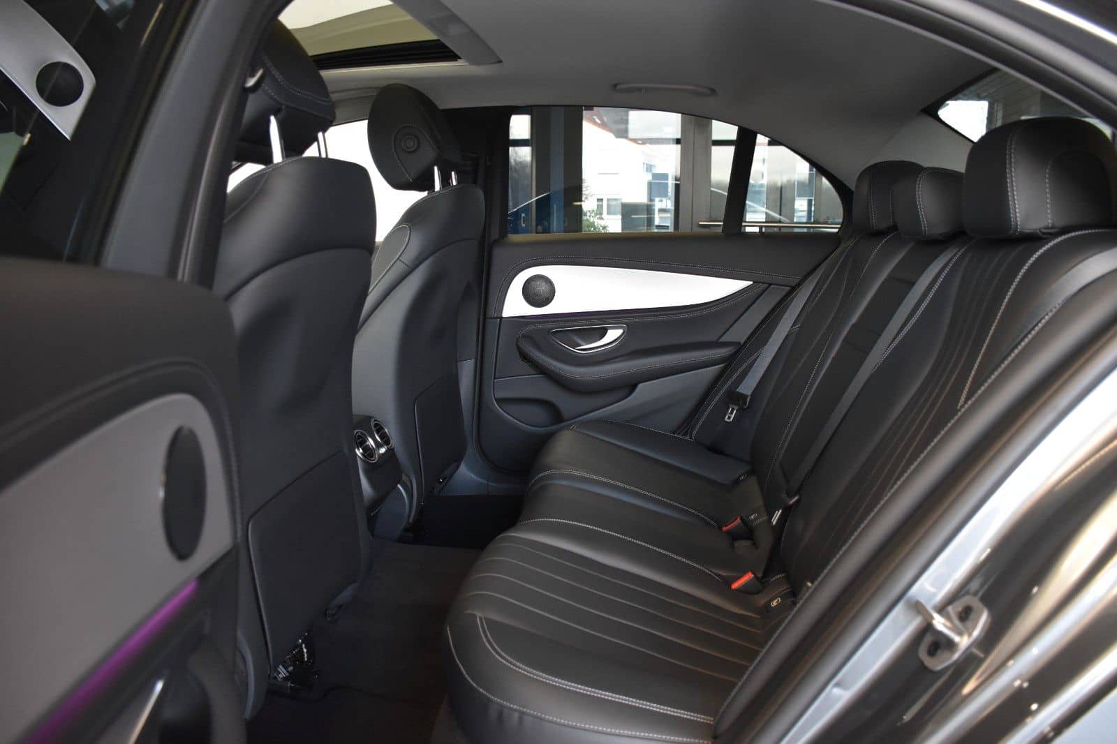 Mercedes-Benz E 220 D 9G EXCLUSIVE"LEDER"360°-KAMERA"ESD"AHK" foto 17