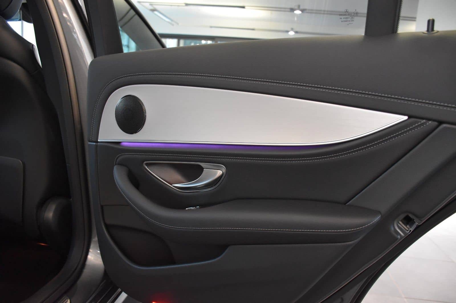 Mercedes-Benz E 220 D 9G EXCLUSIVE"LEDER"360°-KAMERA"ESD"AHK" foto 23