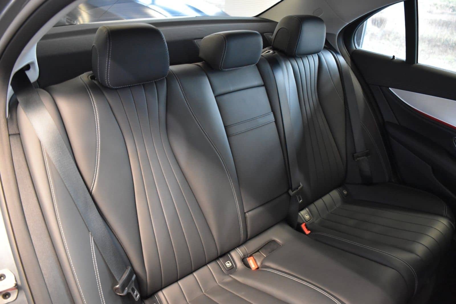 Mercedes-Benz E 220 D 9G EXCLUSIVE"LEDER"360°-KAMERA"ESD"AHK" foto 24