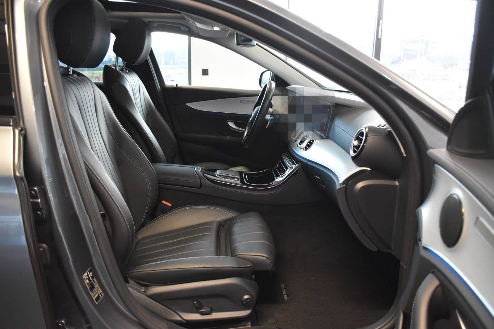 Mercedes-Benz E 220 D 9G EXCLUSIVE"LEDER"360°-KAMERA"ESD"AHK" foto 25