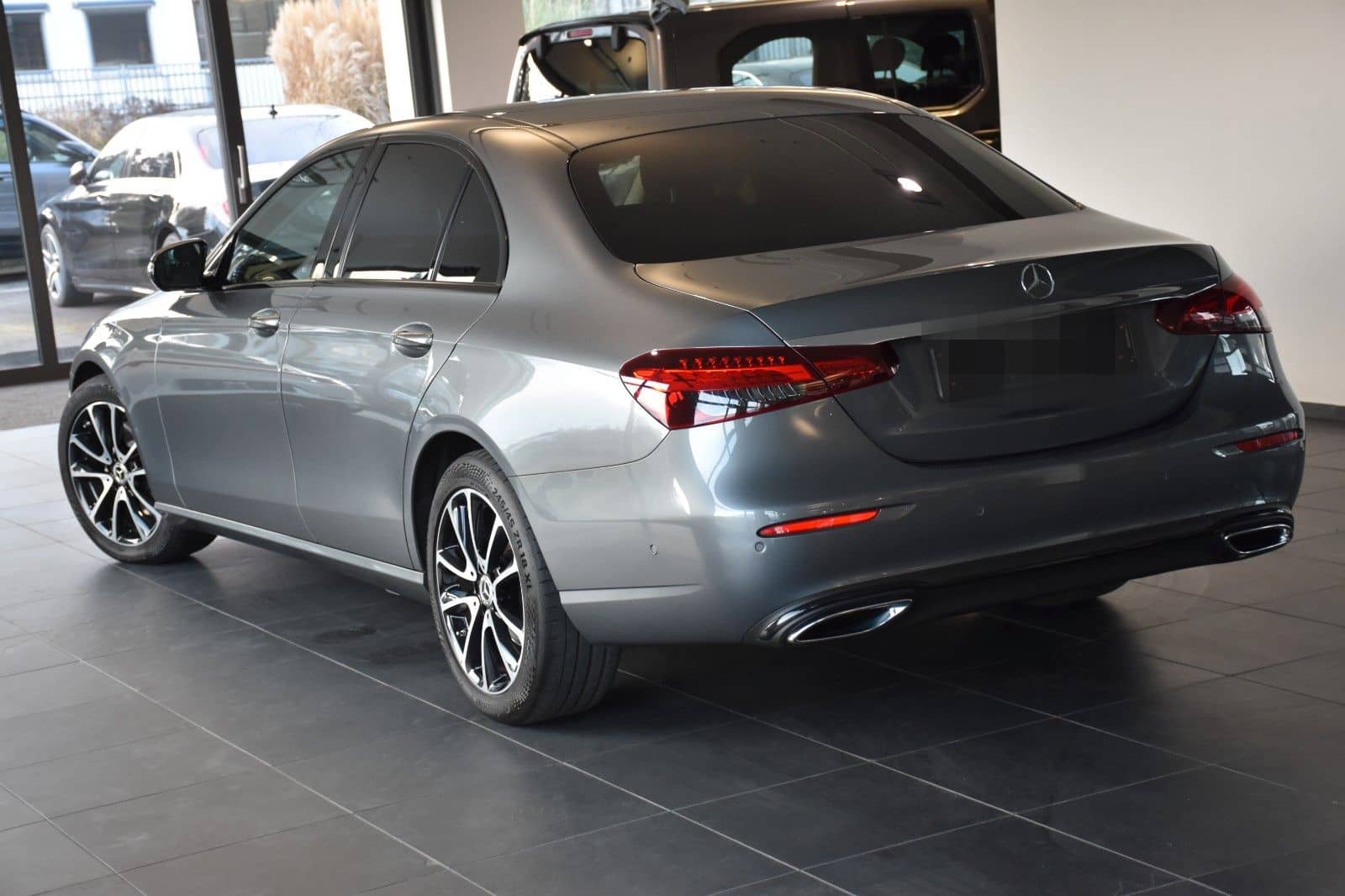 Mercedes-Benz E 220 D 9G EXCLUSIVE"LEDER"360°-KAMERA"ESD"AHK" foto 4