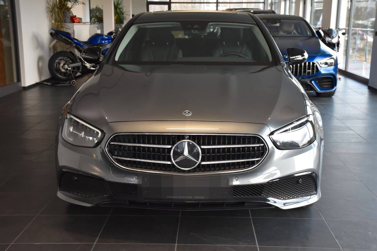 Mercedes-Benz E 220 D 9G EXCLUSIVE"LEDER"360°-KAMERA"ESD"AHK" foto 6