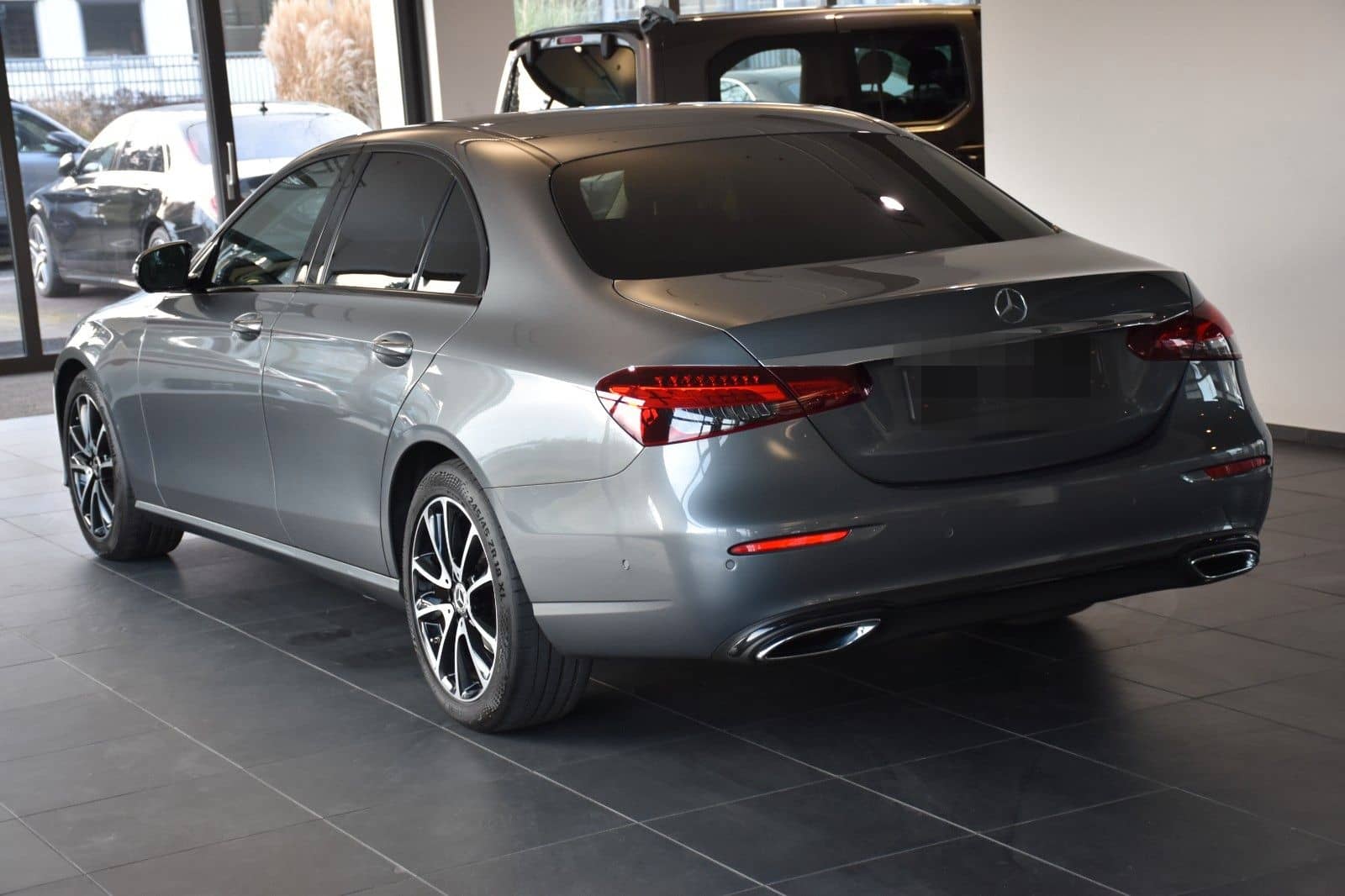 Mercedes-Benz E 220 D 9G EXCLUSIVE"LEDER"360°-KAMERA"ESD"AHK" foto 8