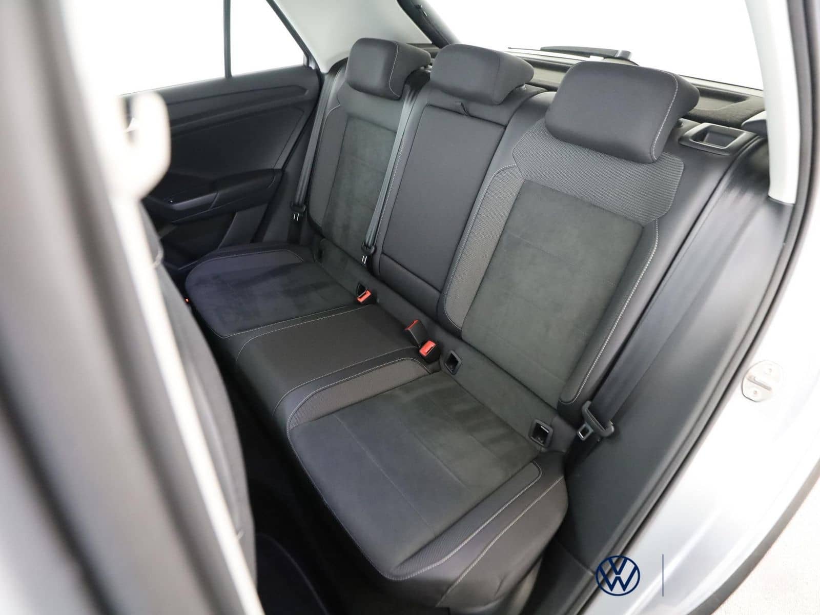 Volkswagen T-Roc 1.0 TSI Style+GJR+PARKASSIST+LED+ACC+NAVI foto 8