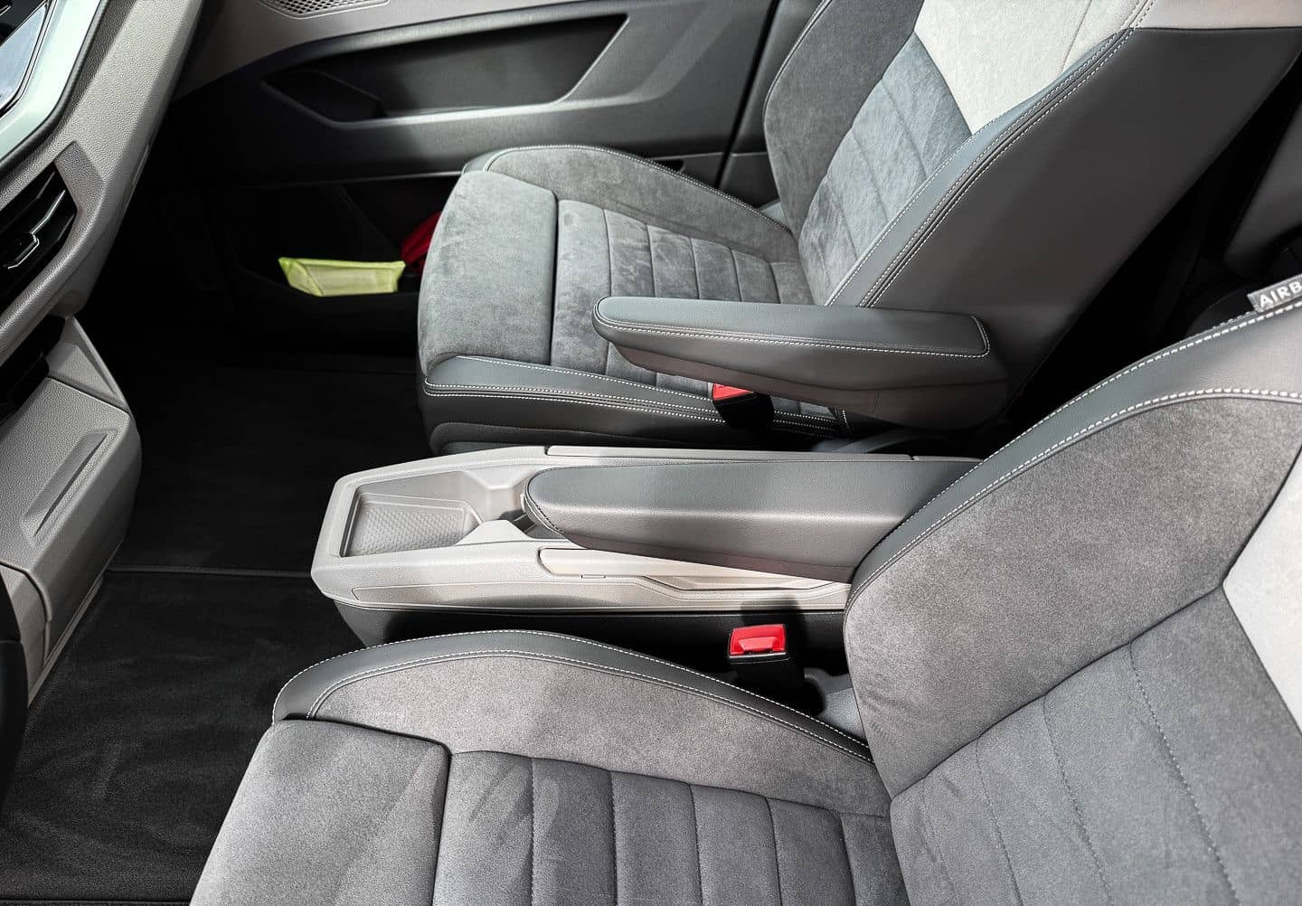 Volkswagen T7 Multivan 2.0 TDI Edition lang AHK/Matrix/Pano foto 13